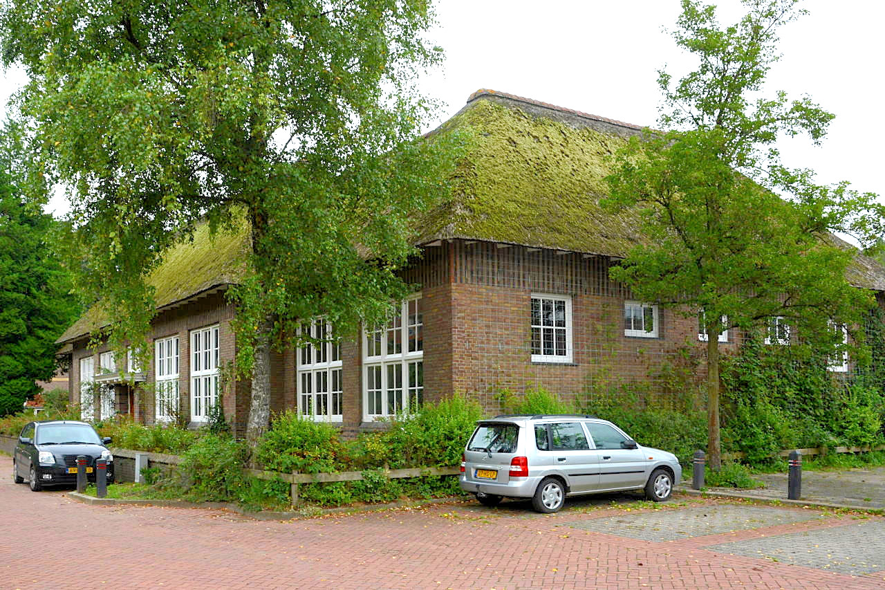 De voormalige Openbare Lagere School in Heveadorp.