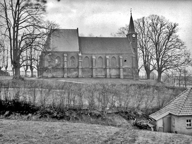 Heelsum-kerk-Ned-Hervormd-Exterieur-20104180-RCE-maart-1920